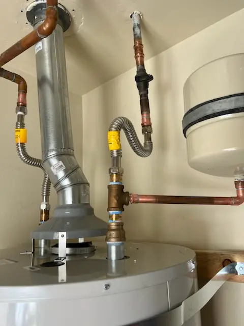 Water heater installation and plumbing repair in Lincoln - Edison